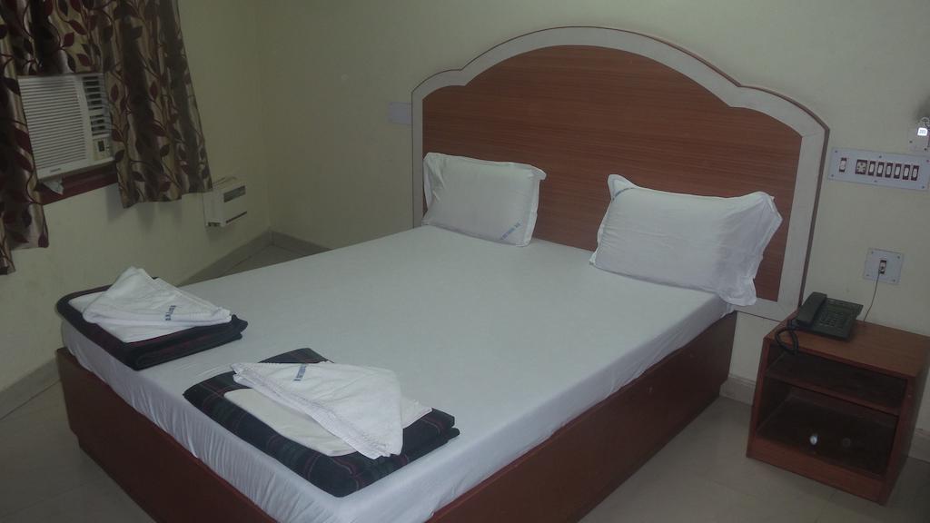 Dm Travellers Lodge