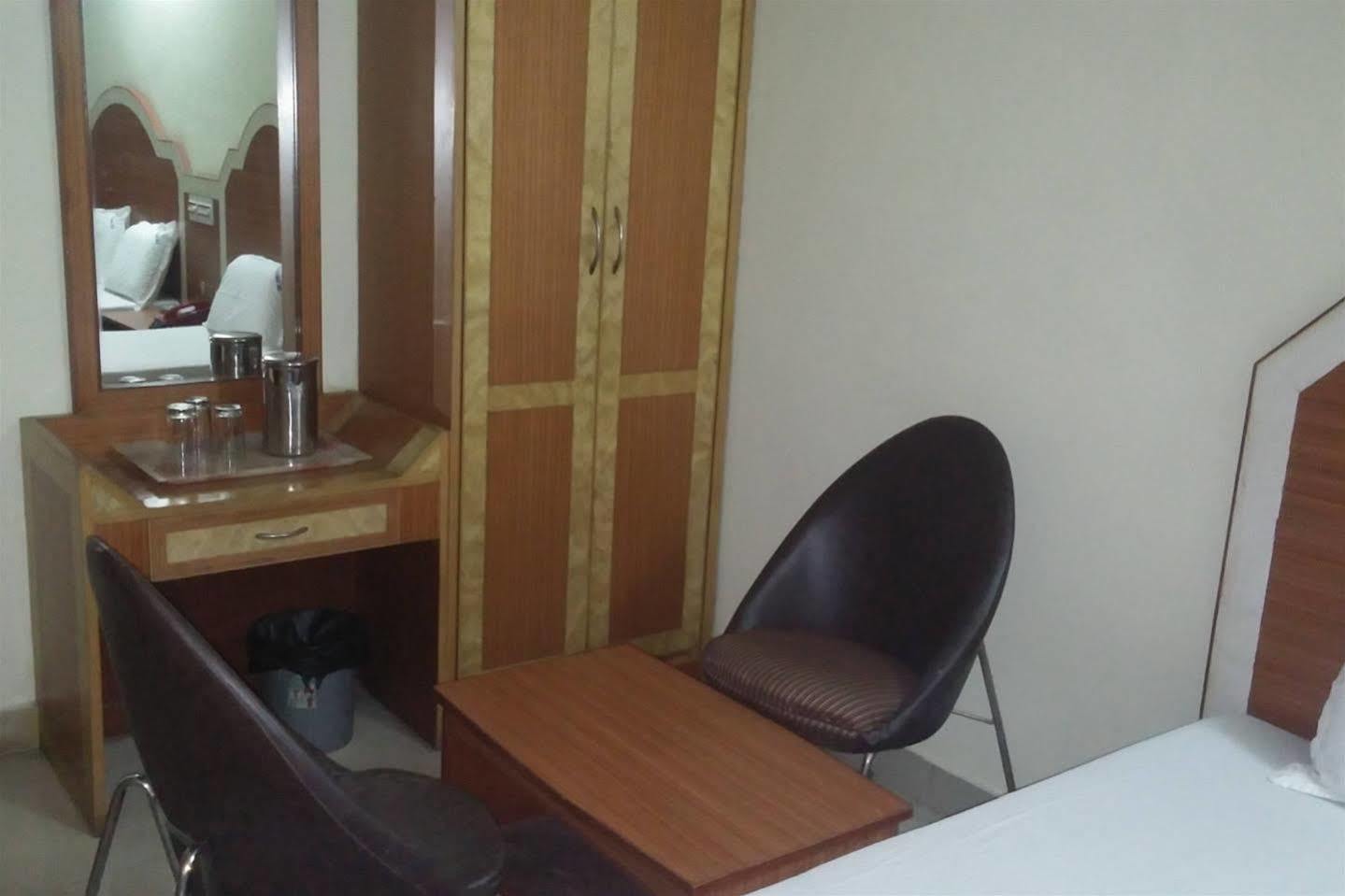 Dm Travellers Lodge Chennai
