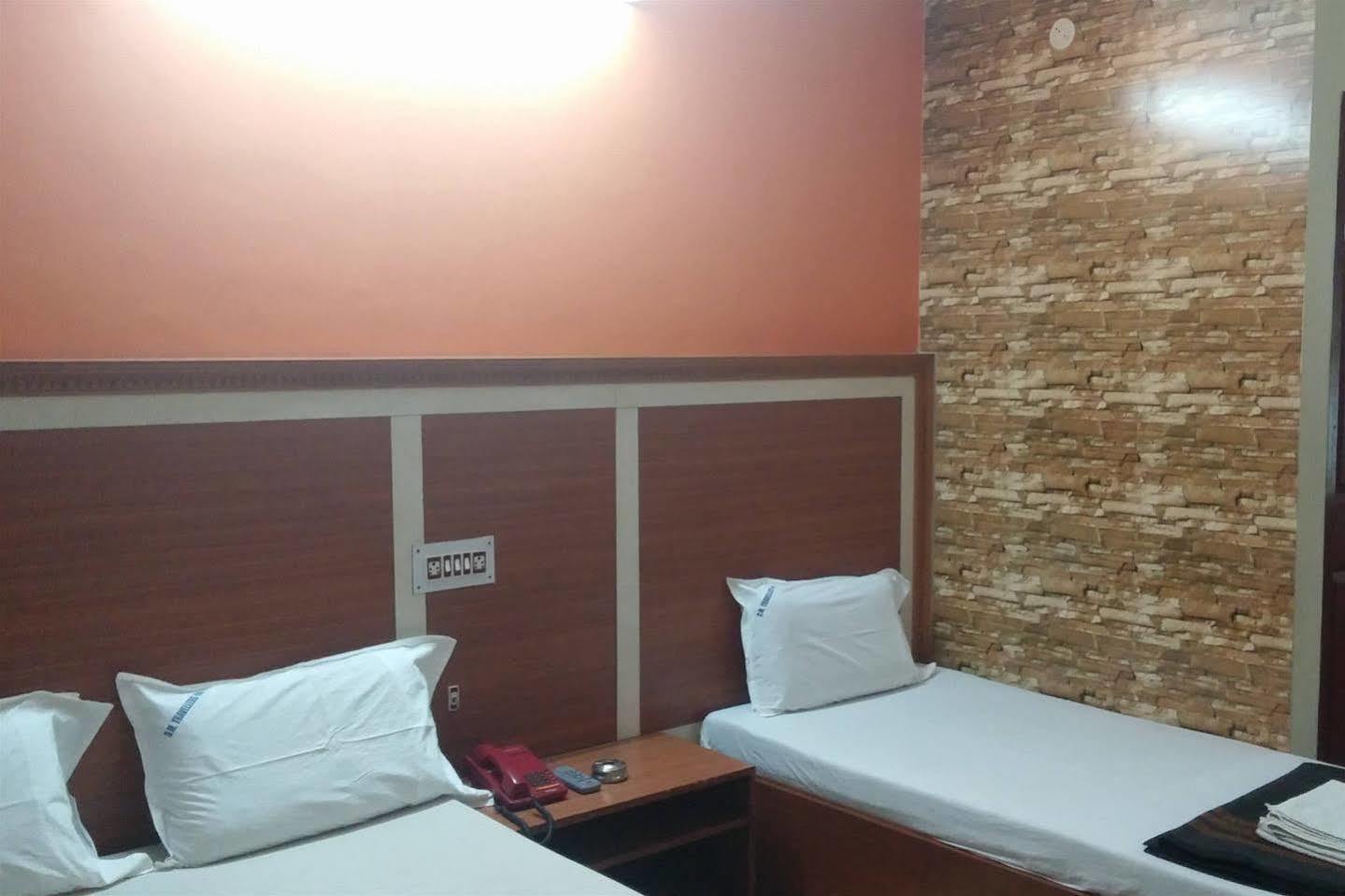 Lodge Dm Travellers *